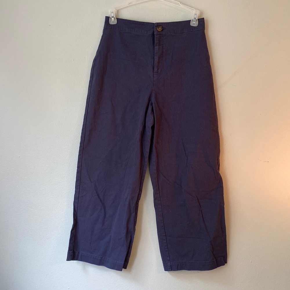 Forever 21 flared capri pant in navy